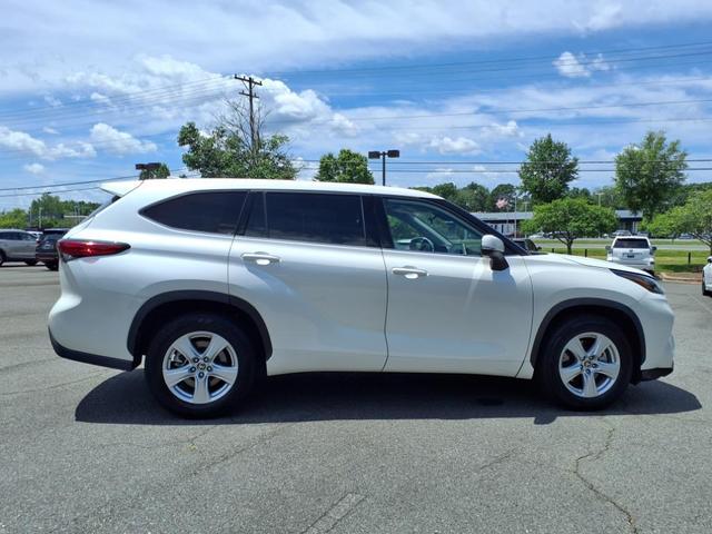 Photo of 2020 Blizzard Pearl Toyota Highlander