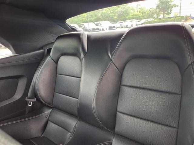 Photo of 2023 Iconic Silver Metallic Ford Mustang
