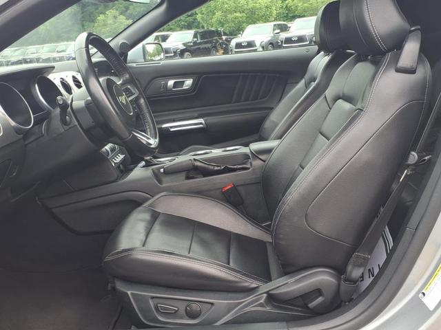 Photo of 2023 Iconic Silver Metallic Ford Mustang