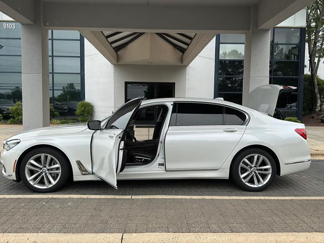 2016 BMW 750