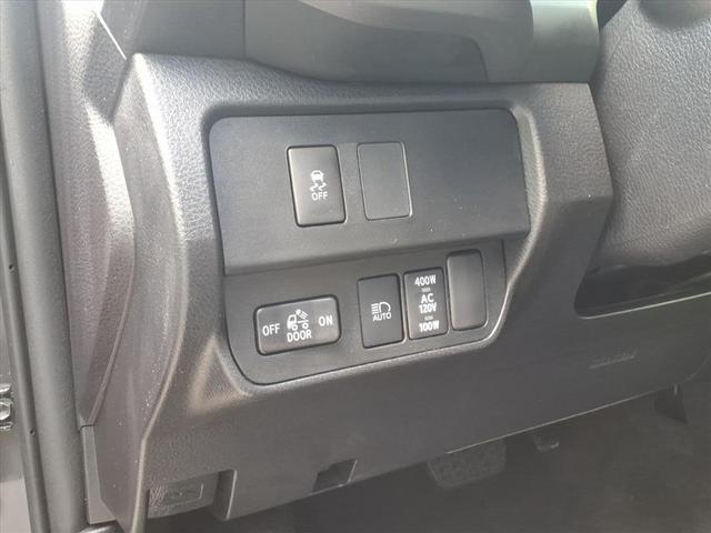 Photo of 2023 GRAY Toyota Tacoma