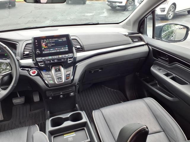 Photo of 2023 Crystal Black Pearl Honda Odyssey