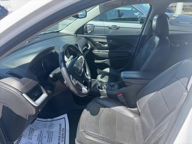 Photo of 2020 WHITE GMC Terrain