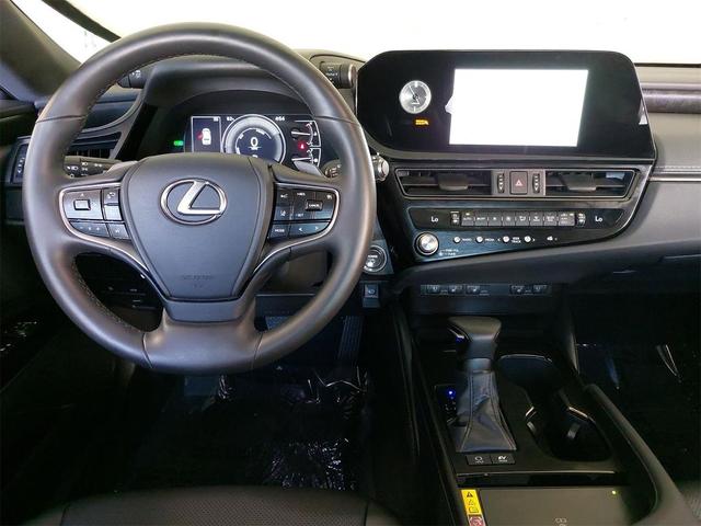 Photo of 2025 Cavair Lexus ES 300h