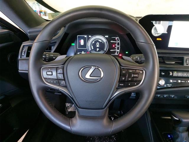 Photo of 2025 Cavair Lexus ES 300h
