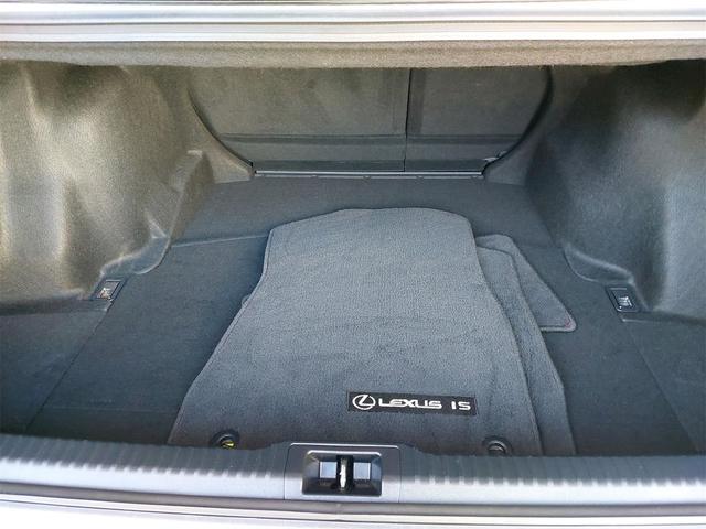 Photo of 2023 Iridium Lexus IS 350