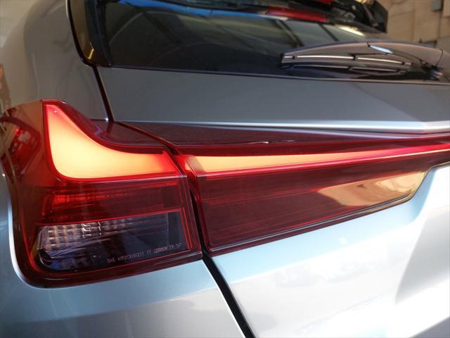 Photo of 2020 Dark Gray Metallic Lexus UX 250h