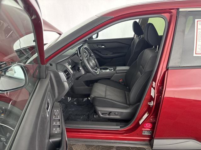 Photo of 2024 Scarlet Ember Tintcoat Nissan Rogue
