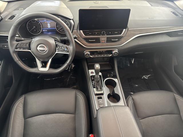 Photo of 2024 Gun Metallic Nissan Altima