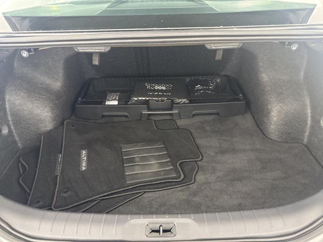 Photo of 2024 Gun Metallic Nissan Altima