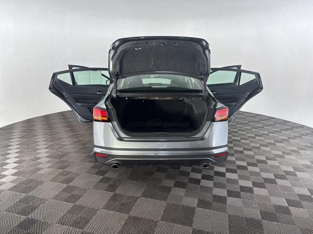 Photo of 2024 Gun Metallic Nissan Altima