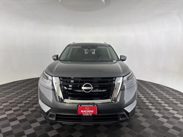 Photo of 2025 Gun Metallic Nissan Pathfinder