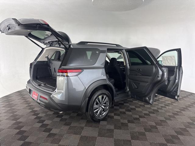 Photo of 2025 Gun Metallic Nissan Pathfinder