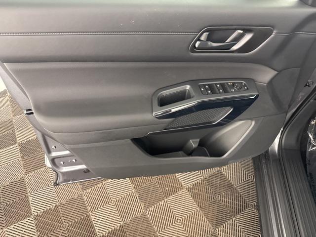 Photo of 2025 Gun Metallic Nissan Pathfinder