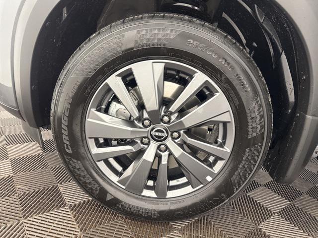 Photo of 2025 Gun Metallic Nissan Pathfinder