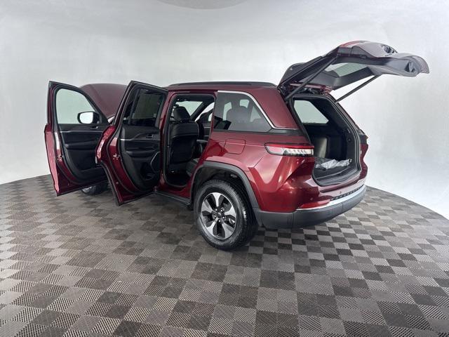 Photo of 2024 Velvet Red Pearlcoat Jeep Grand Cherokee 4xe
