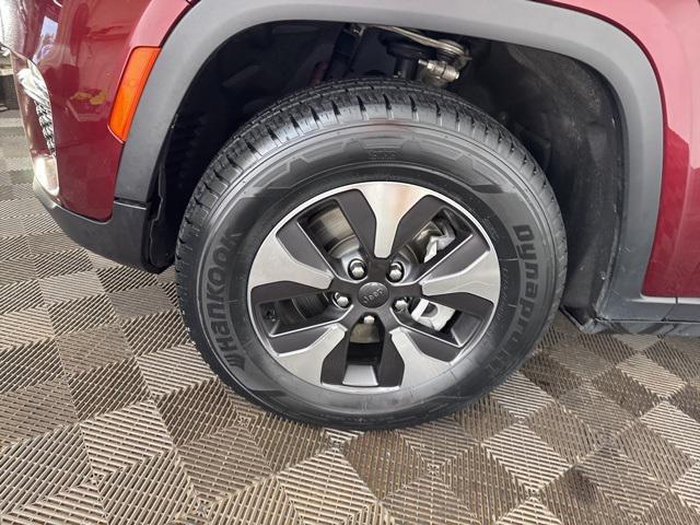 Photo of 2024 Velvet Red Pearlcoat Jeep Grand Cherokee 4xe