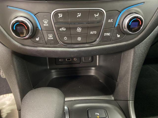 Photo of 2022 Mosaic Black Metallic Chevrolet Equinox