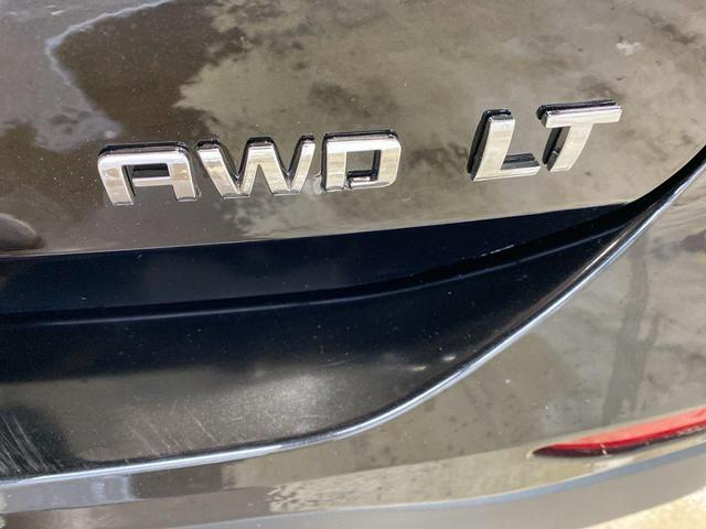 Photo of 2022 Mosaic Black Metallic Chevrolet Equinox