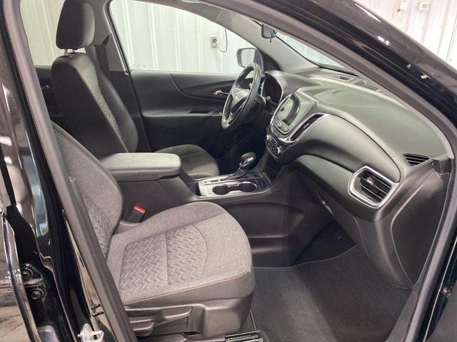 Photo of 2022 Mosaic Black Metallic Chevrolet Equinox
