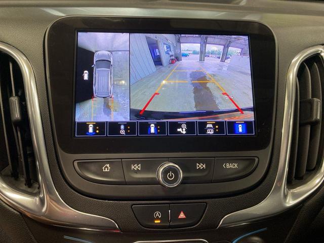 Photo of 2022 Mosaic Black Metallic Chevrolet Equinox