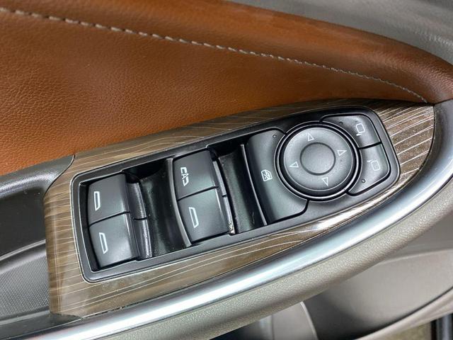 Photo of 2016 Autumn Bronze Metallic Chevrolet Malibu