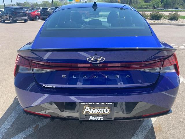 Photo of 2023 Intense Blue Hyundai ELANTRA