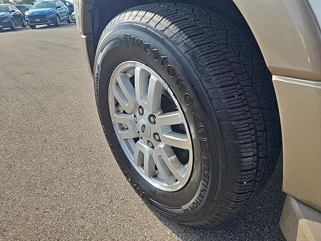 Photo of 2013 Oxford White Ford Expedition
