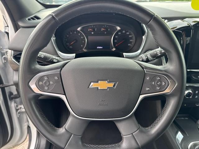 Photo of 2023 Summit White Chevrolet Traverse