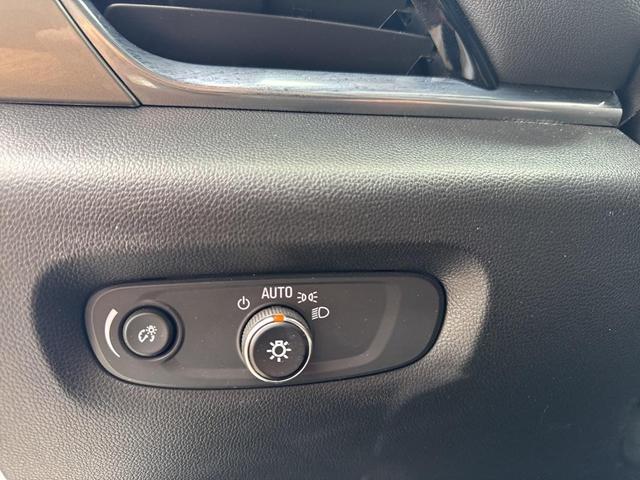 Photo of 2023 Summit White Chevrolet Traverse