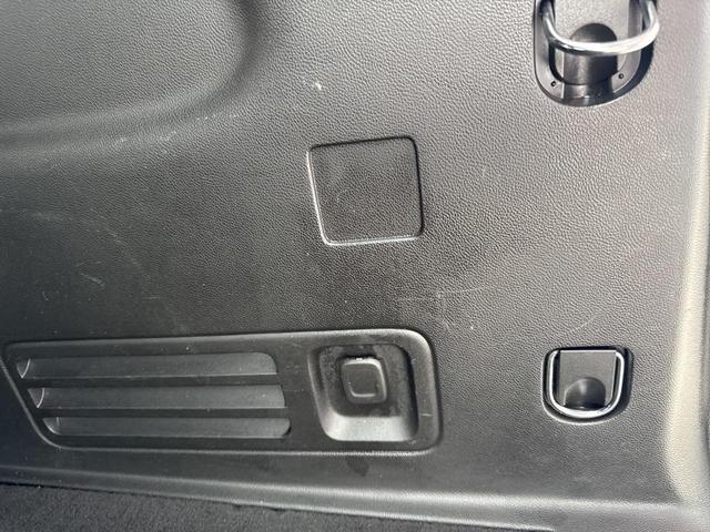 Photo of 2023 Summit White Chevrolet Traverse