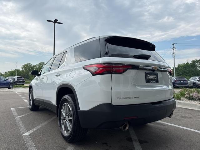 Photo of 2023 Summit White Chevrolet Traverse