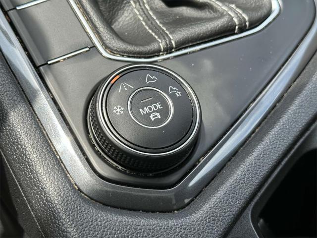 Photo of 2022 Pure White Volkswagen Tiguan