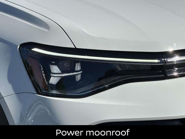 Photo of 2025 Pure White Volkswagen Taos