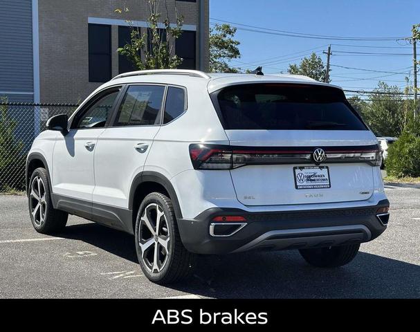 Photo of 2025 Pure White Volkswagen Taos