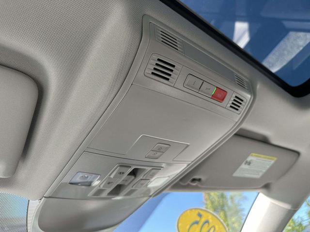 Photo of 2025 Pure White Volkswagen Taos