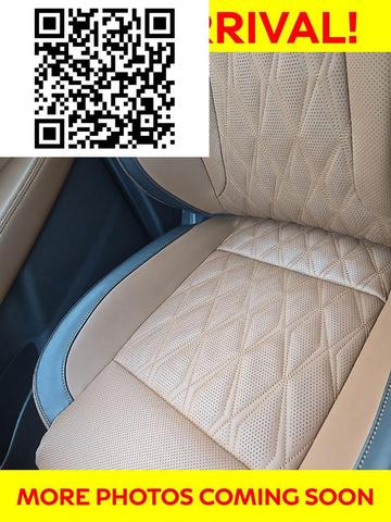 Photo of 2024 Everest White Pearl/Super Black Nissan Rogue