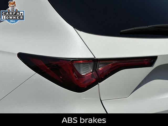 Photo of 2023 Platinum White Pearl Acura MDX