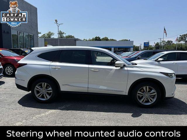 Photo of 2023 Platinum White Pearl Acura MDX