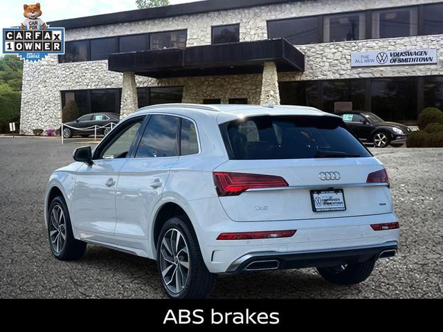 Photo of 2023 Glacier White Metallic Audi Q5
