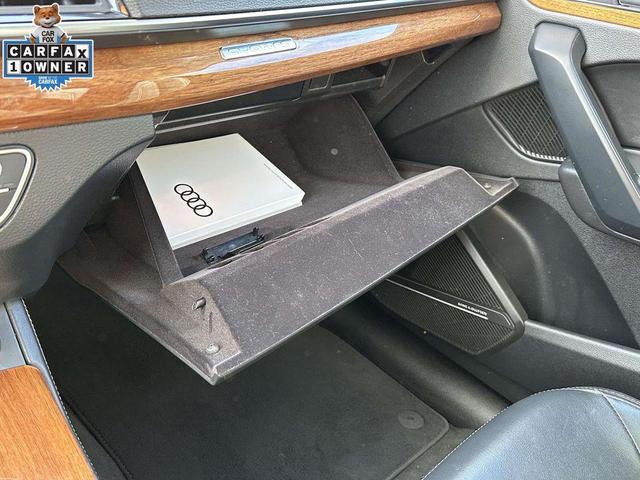 Photo of 2023 Glacier White Metallic Audi Q5