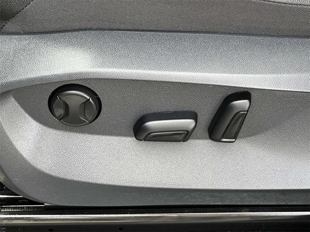 Photo of 2022 Silver Metallic Volkswagen Tiguan