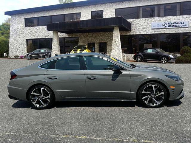 Photo of 2022 Hampton Gray Hyundai SONATA