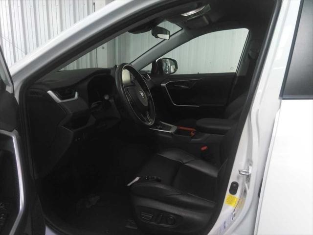 Photo of 2022 Blizzard Pearl Toyota RAV4
