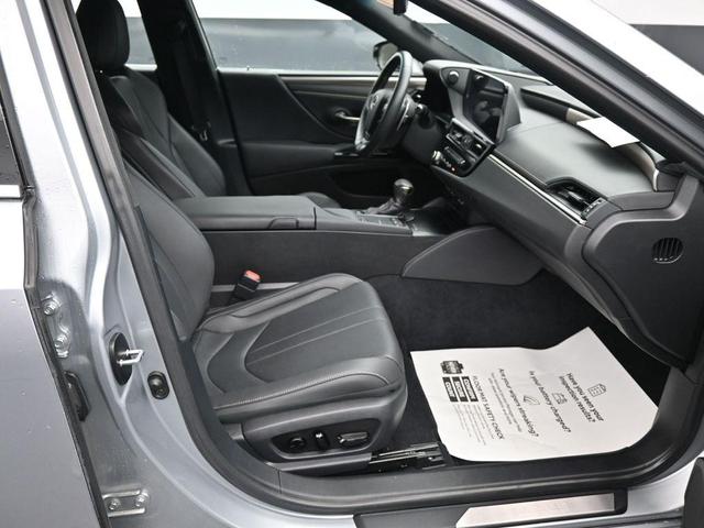 Photo of 2022 Iridium Lexus ES 300h