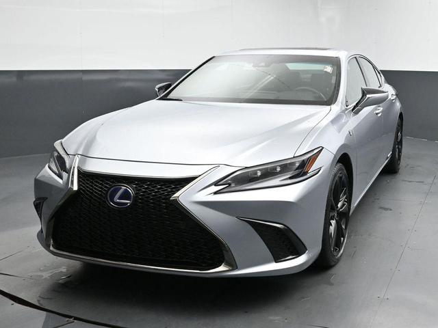 Photo of 2022 Iridium Lexus ES 300h