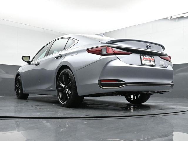 Photo of 2022 Iridium Lexus ES 300h