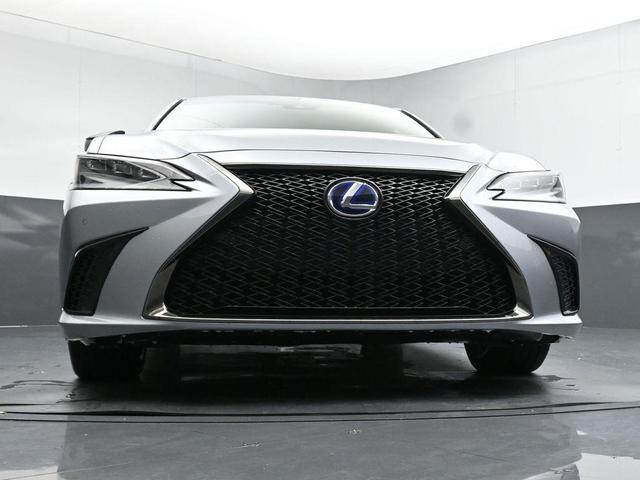 Photo of 2022 Iridium Lexus ES 300h
