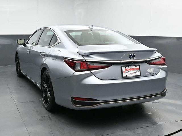 Photo of 2022 Iridium Lexus ES 300h