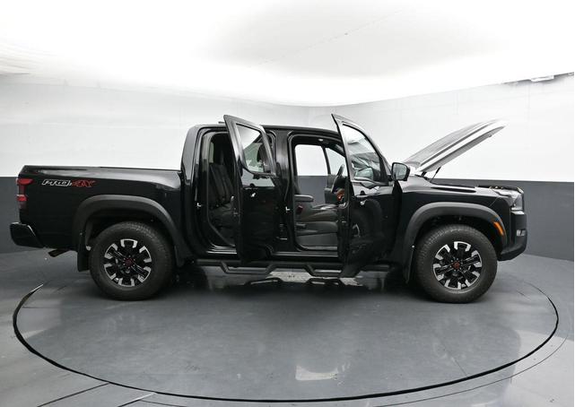 Photo of 2023 Super Black Nissan Frontier